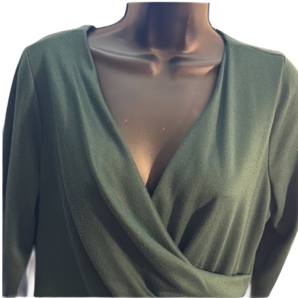 Ann Taylor size 10 emerald green 3/4 sleeve below the knee faux wrap vneck dress - Picture 2 of 10